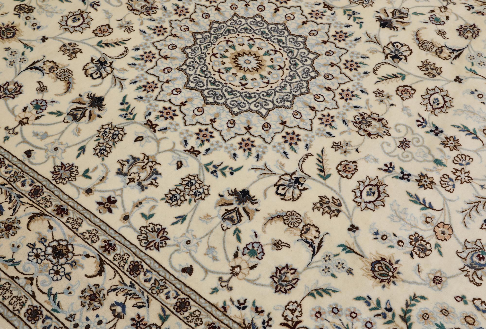 Carpet, Nain part silk, 305 x 204 cm.
