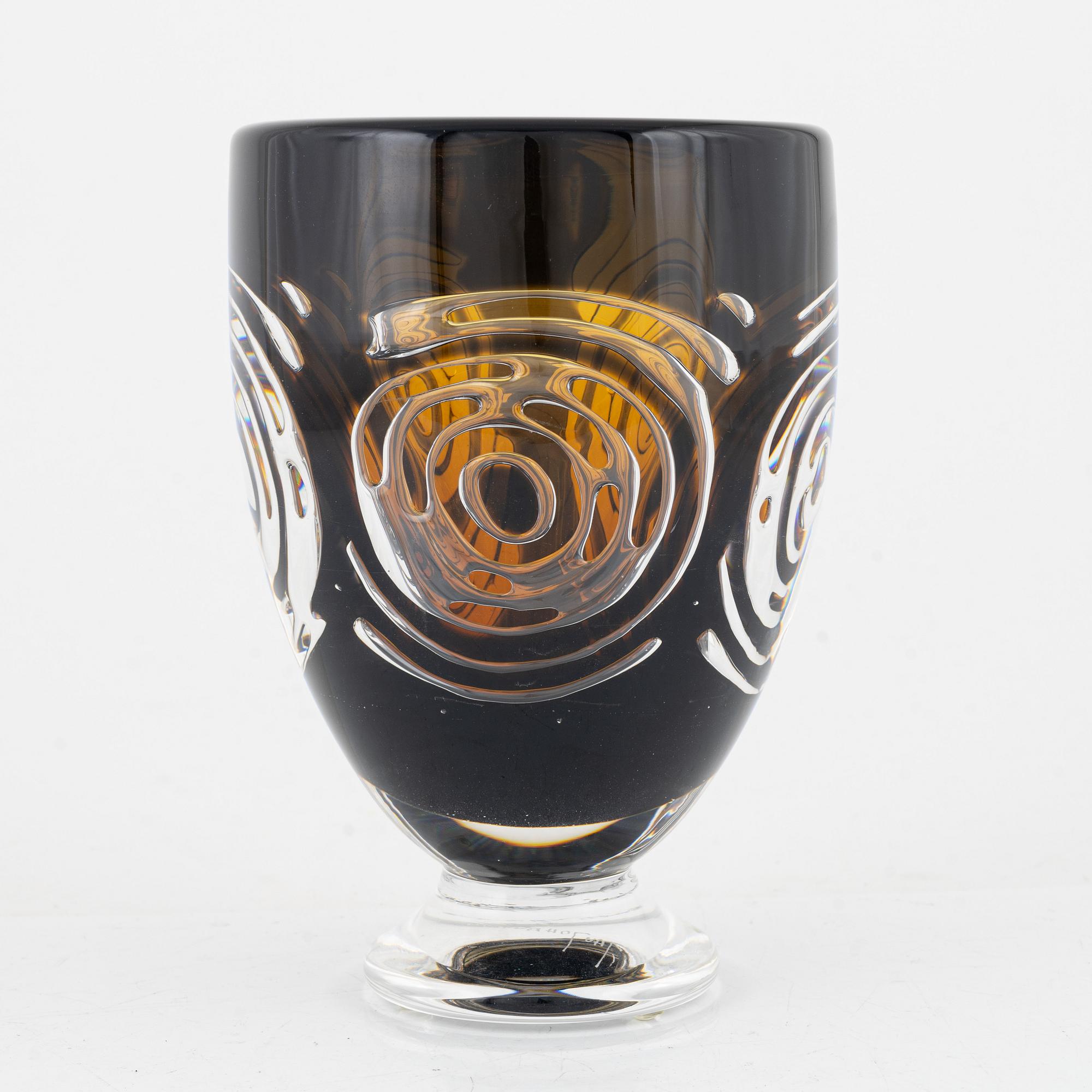 Jan Johansson, an 'Ariel' vase, numbered 13/30, Orrefors Studio, 2001.