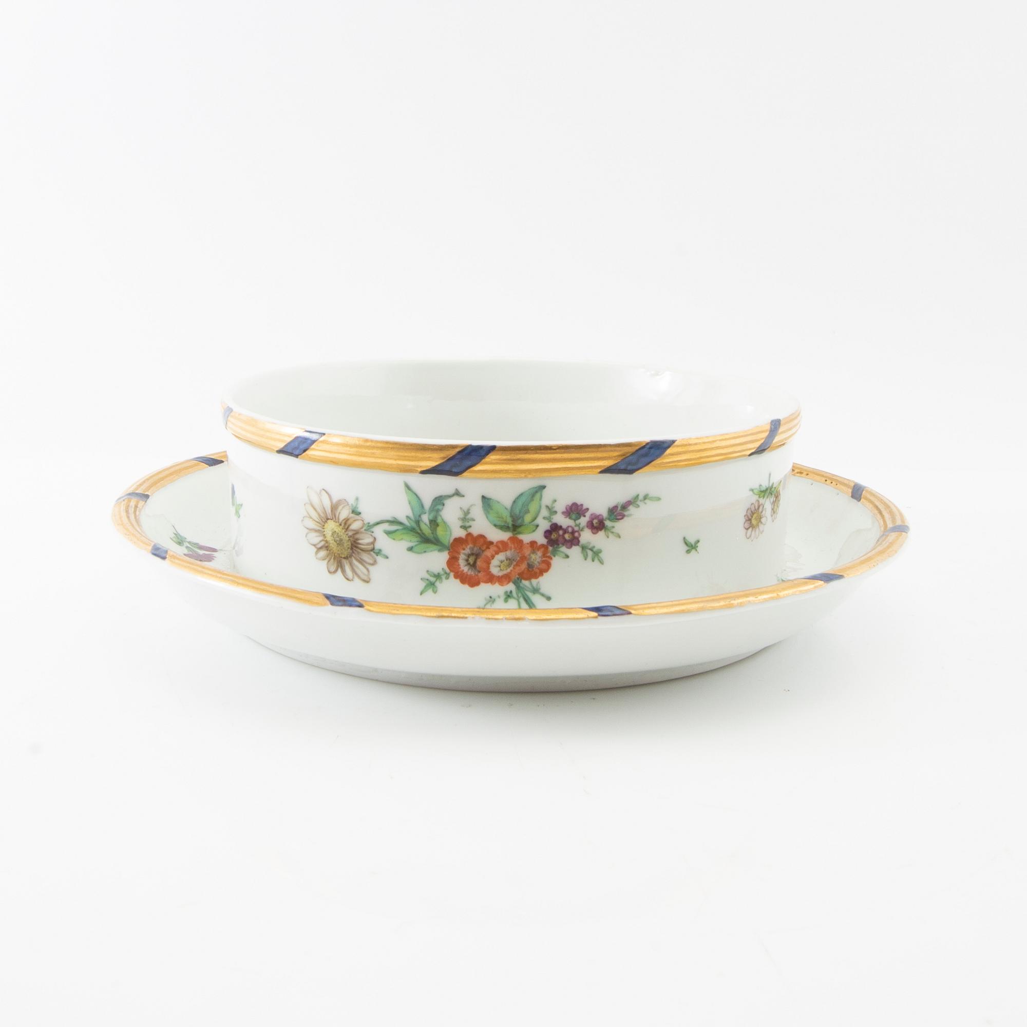 Outer cover a pair with saucers first half of the 20th century porcelain.