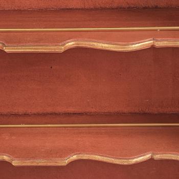 Vitrinskåp, Sverige, 1700-talets andra hälft, Rokoko.