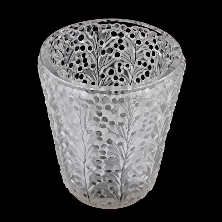 VAS, glas, Lalique, Frankrike, 1900-talets andra hälft, signerad.