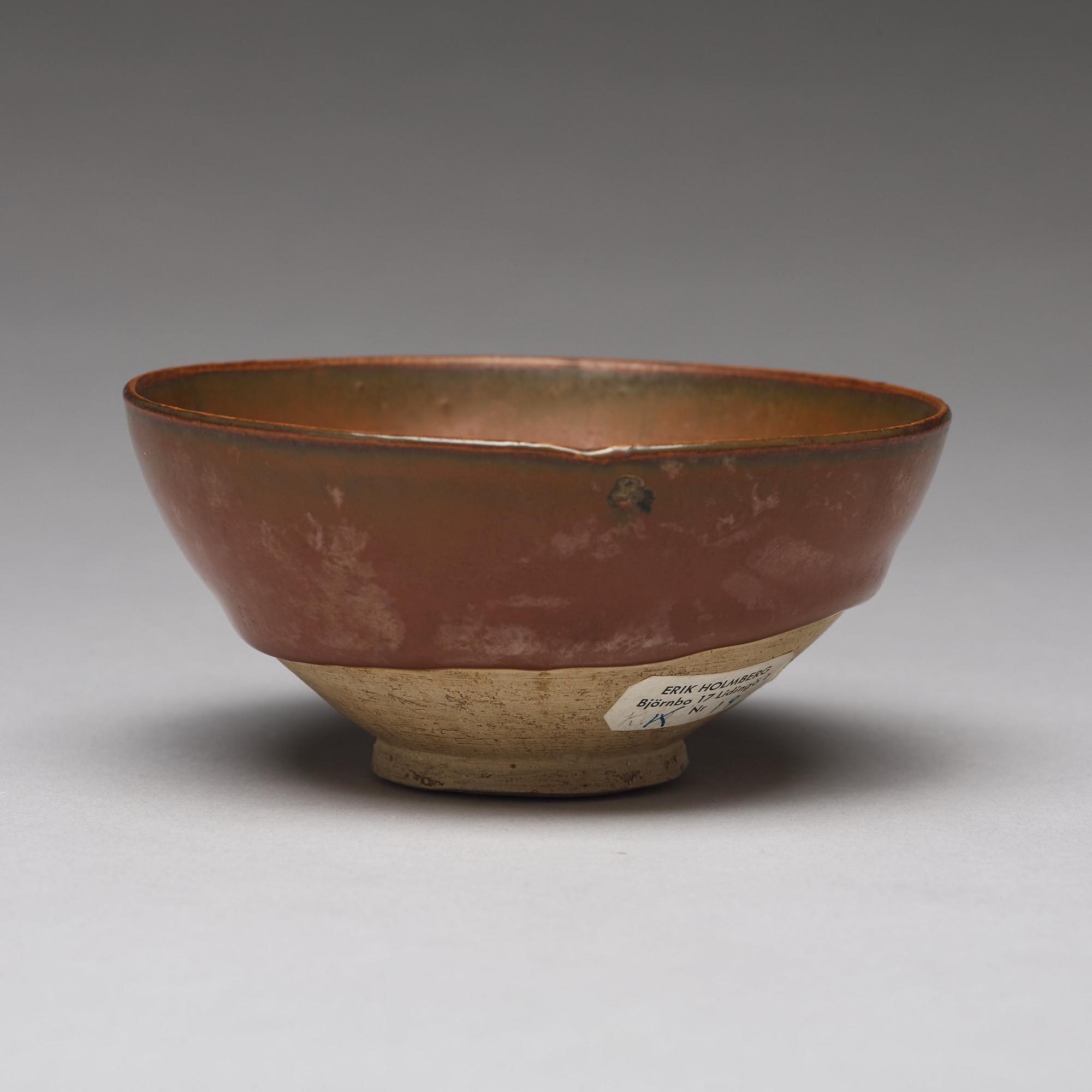 A brown glazed temmoku bowl, Henan, Song dynasty (960-1279).