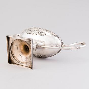 SKÅL MED HÄNKLAR, silver Gratchev S:t Petersburg 1908-17.