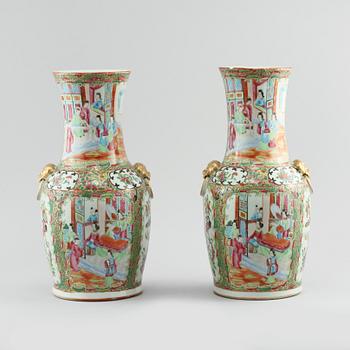 VASER, ett par, porslin, Kina, 1800-tal.