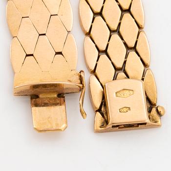 18K gold bracelet.