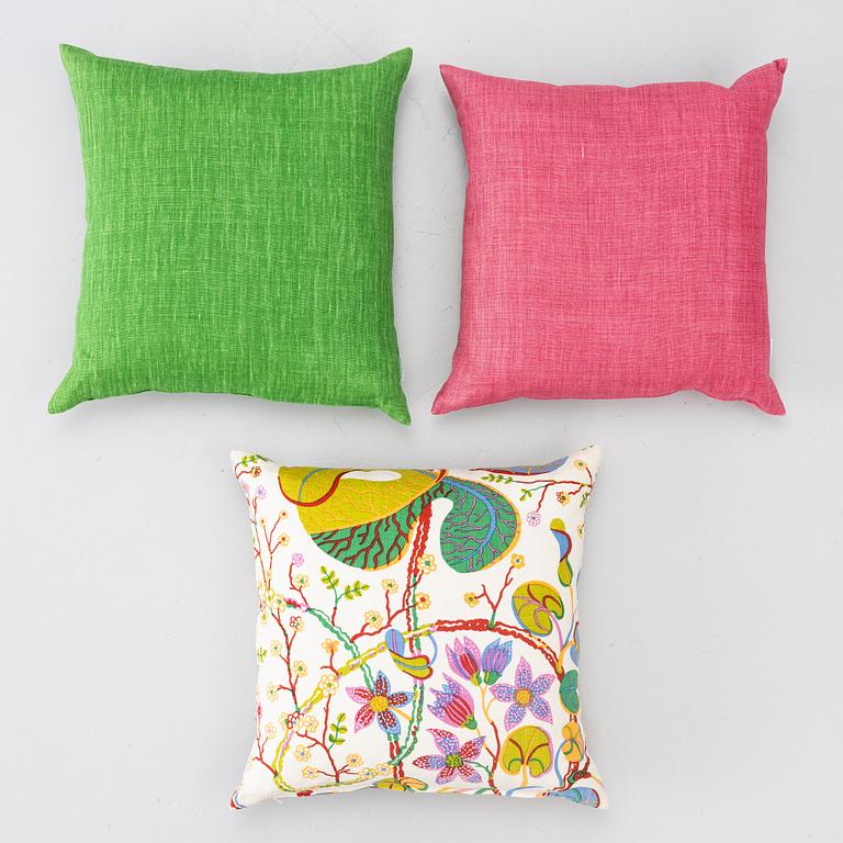 Josef Frank, Cushions, 3 pieces, Firma Svenskt Tenn.