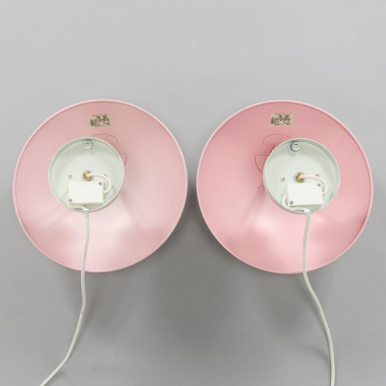 Louis Poulsen, seinävalaisinpari, malli 33058/"PH Hat", Tanska.