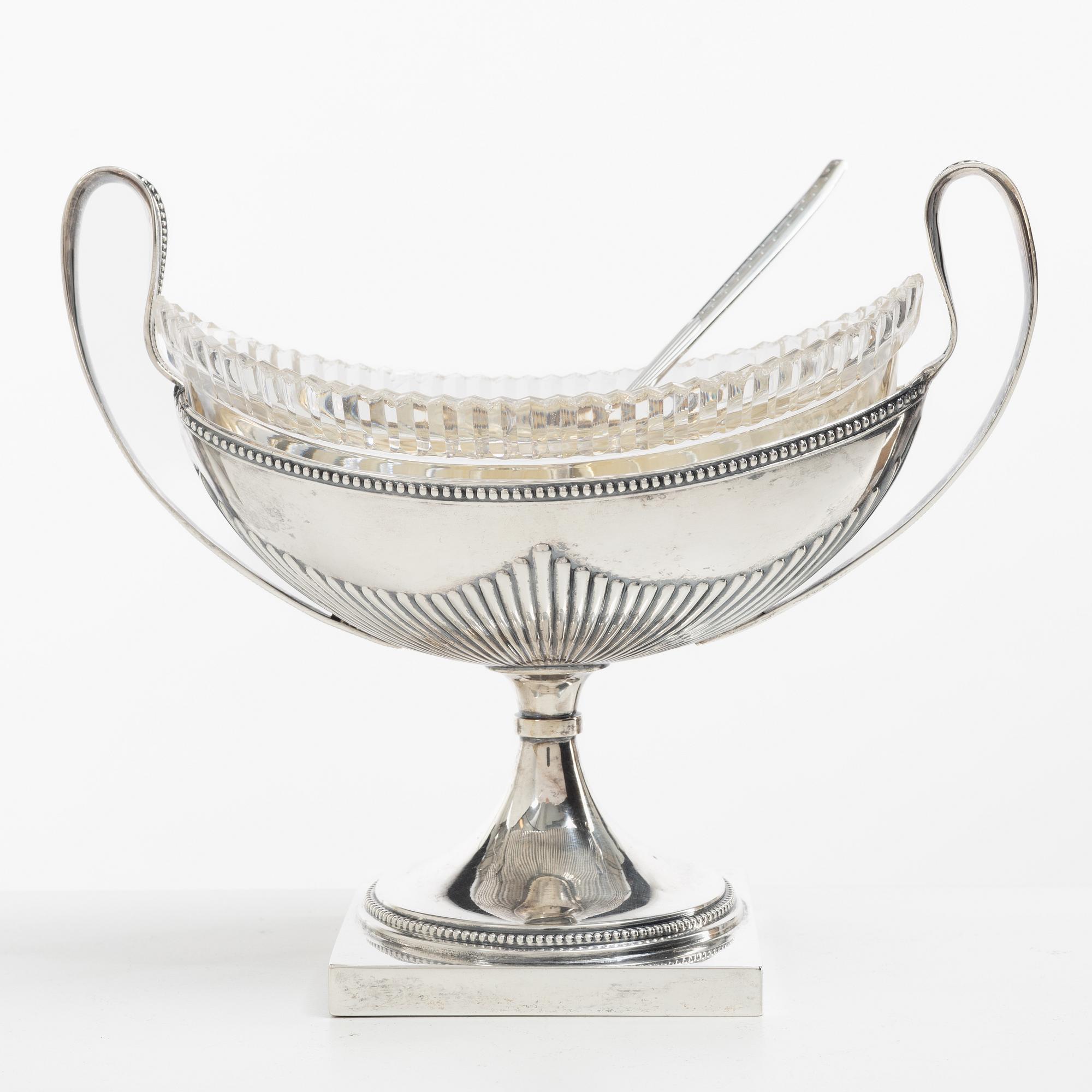 C.G. Hallberg, A Swedish silver sugar bowl with glass insert, mark of CG Hallberg, Stockholm 1896.
