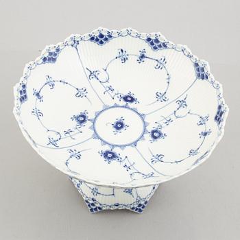 A 'Blue Fluted Full Lace' / 'Musselmalet porcelain centerpiece bowl, Royal Copenhagen, model 1022, 1969-78.