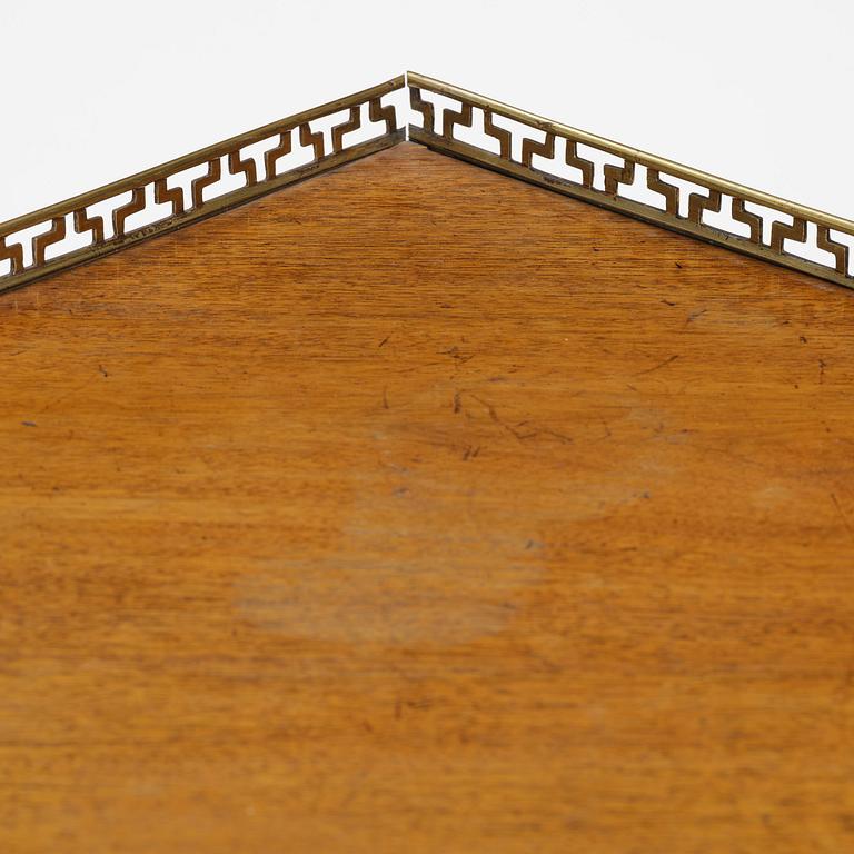 A late Gustavians corner-table attributed to A. Lundelius (master in Stockholm 1778-1823).