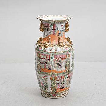 GOLVURNA, porslin, Kina, Kanton, 1900-tal.