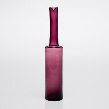 FLASKA, glas, signerad Nanny Still Riihimäen Lasi. Modellen formgiven 1959.