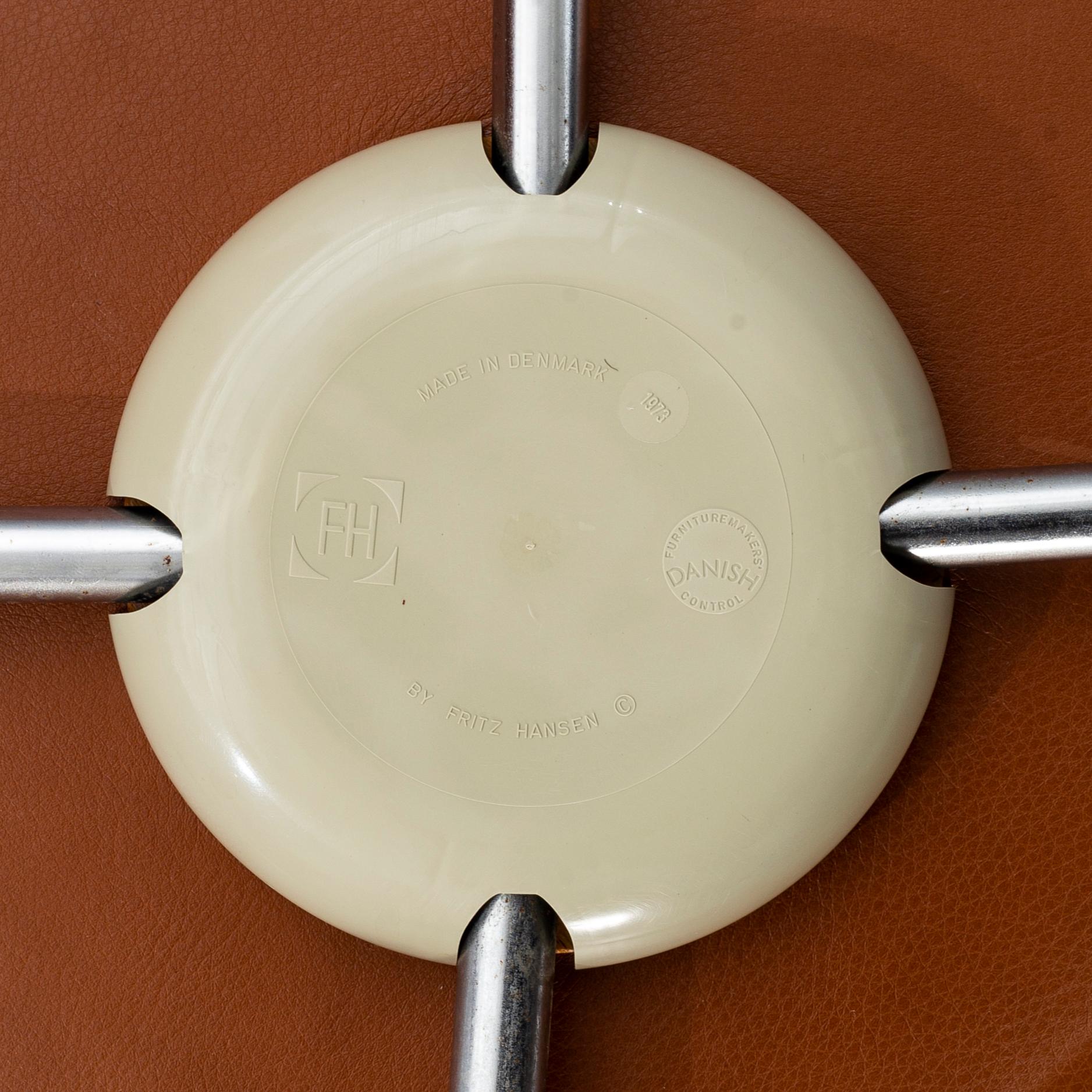 ARNE JACOBSEN, 6 "Sjuan", chairs, Fritz Hansen, Denmark.