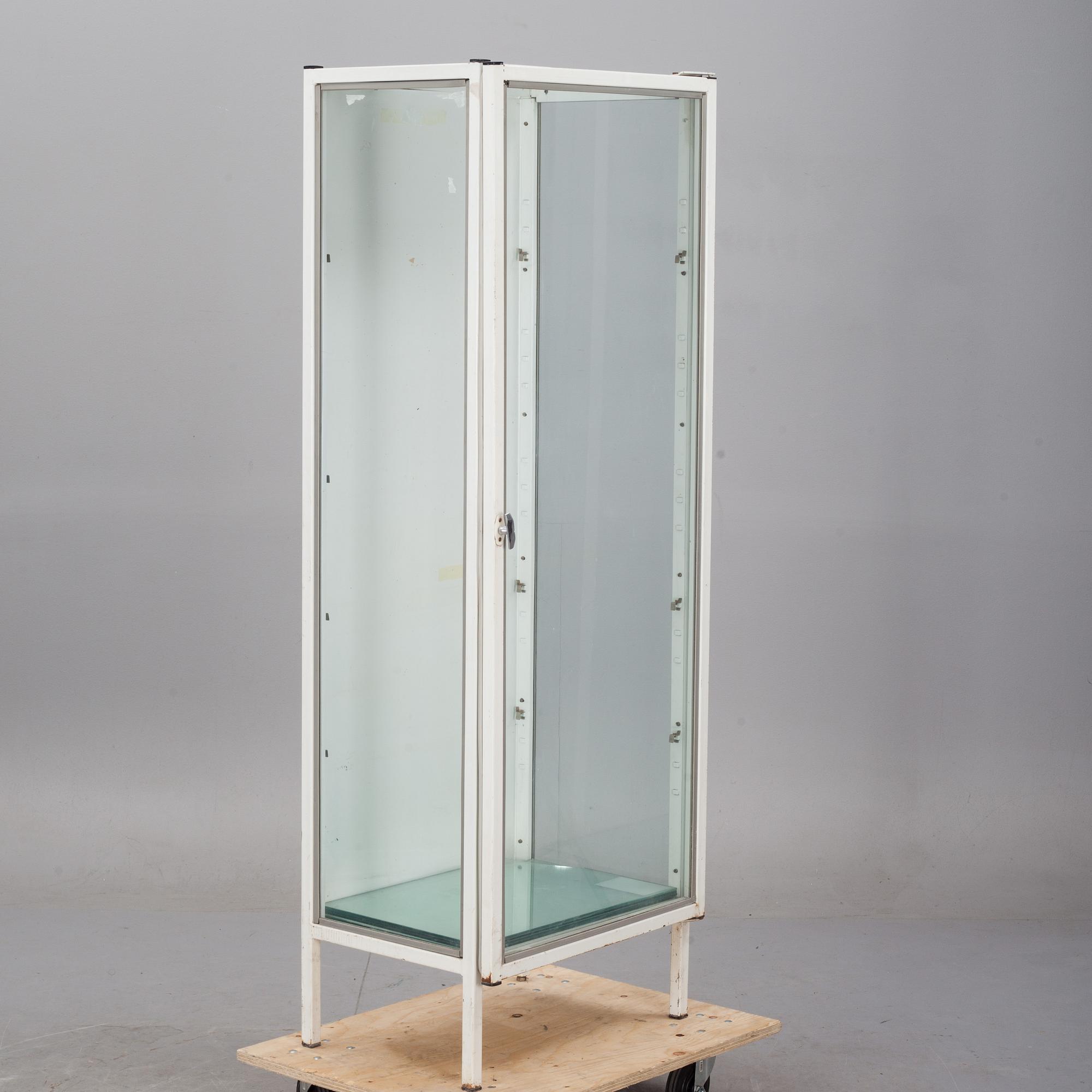 LÄKARSKÅP, 1900-talets andra hälft.