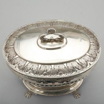 SOCKERSKRIN, silver, empire, Carl Petter Lampa, Stockholm 1831. Vikt  ca 723 gram.