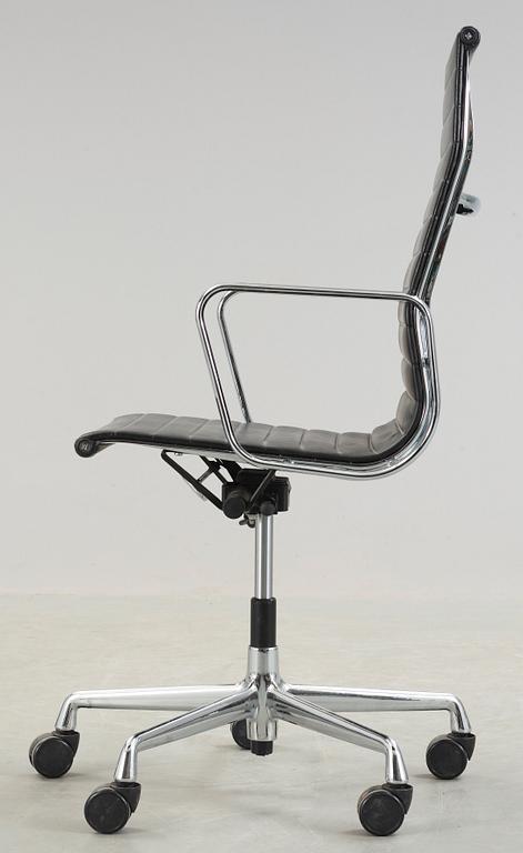 CHARLES & RAY EAMES, skrivbordsstol, "Aluminium group", modell EA 119, Vitra.