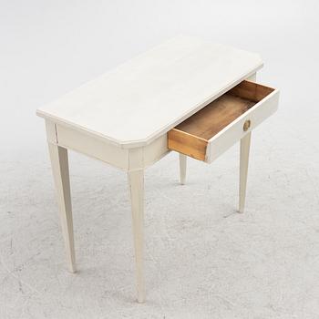 A desk, 20th century.