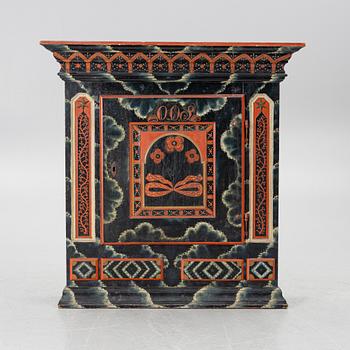 Hängskåp, allmoge, Järvsö, Hälsingland. Omkring 1795-1800.