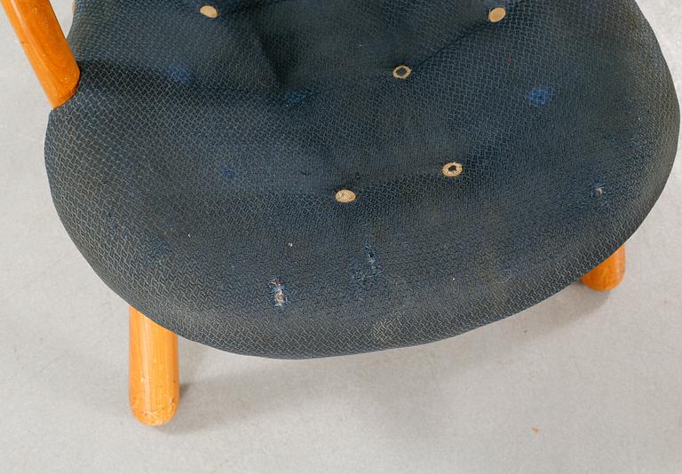 A chair attributed to Philip Arctander, model "Clam Chair" or "Muslinge", 1940s/50s.