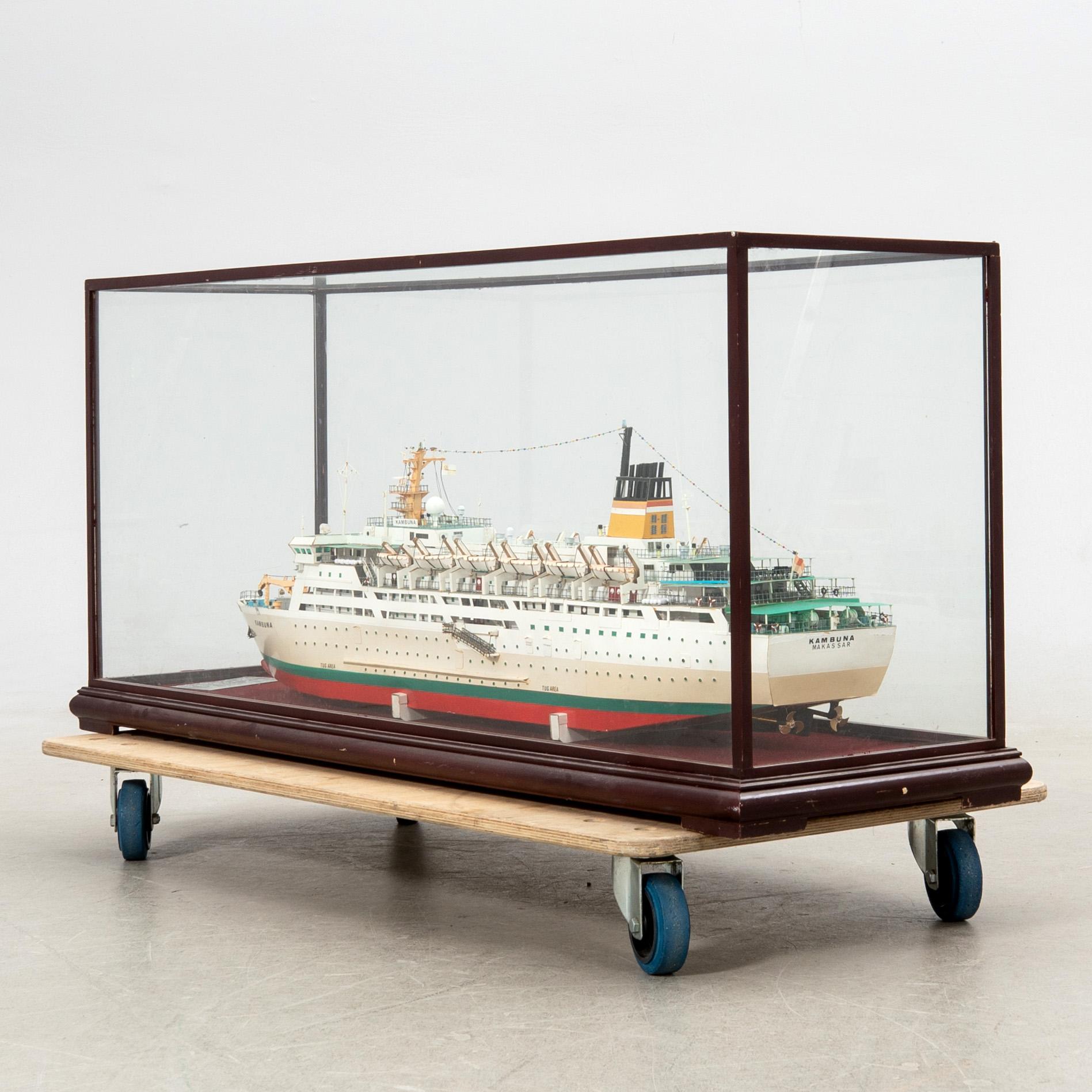 Model boat "MF Kambuna" 1984 Jos L Meyer.