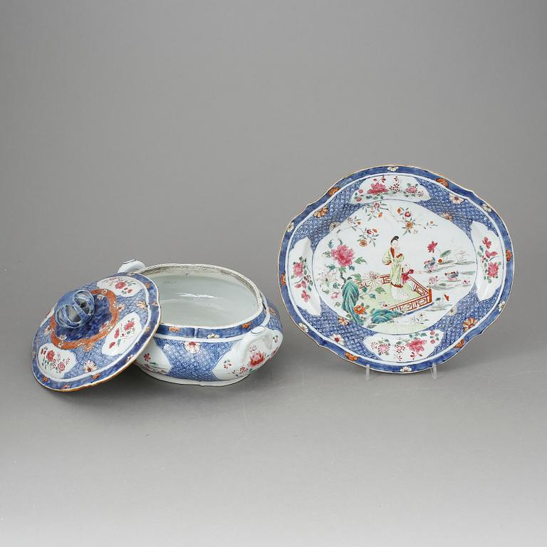 A blue and white and famille rose tureen with cover and stand, Qing dynasty, Qianlong (1736-95).