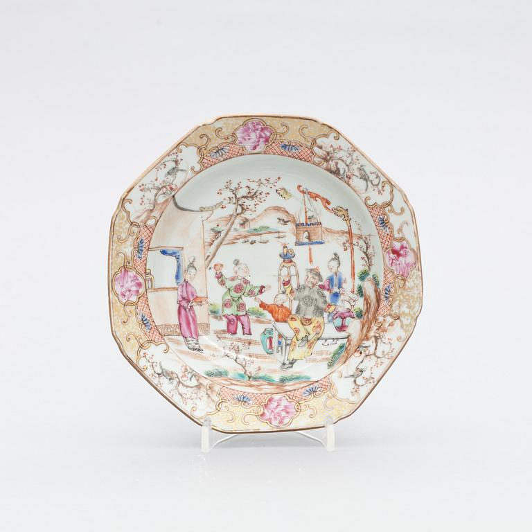 SKÅLFAT, porslin, Qianlong, Kina, 1700-tal.