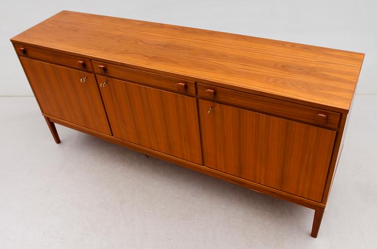 SIDEBOARD, Ulferts, 1900-talets mitt.