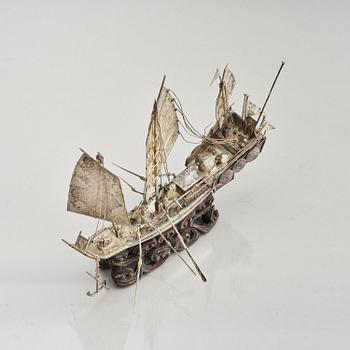 Two Chinese silver models of djunks, Shanghai, around 1900.