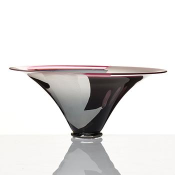 Klas-Göran Tinbäck, a glass bowl, Sweden, blown by Wilke Adolfsson.