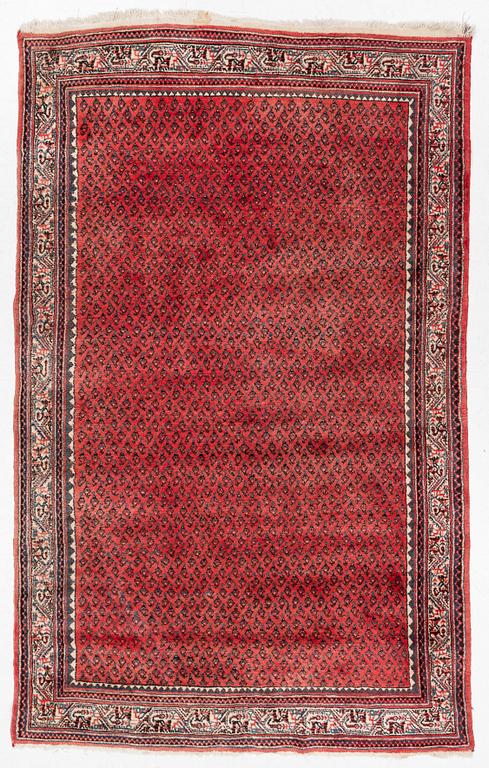 A Serabend carpet, ca 289 x 185 cm.