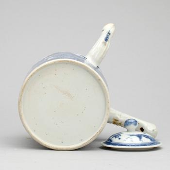 TEKANNA, porslin, Kina ca år 1800.