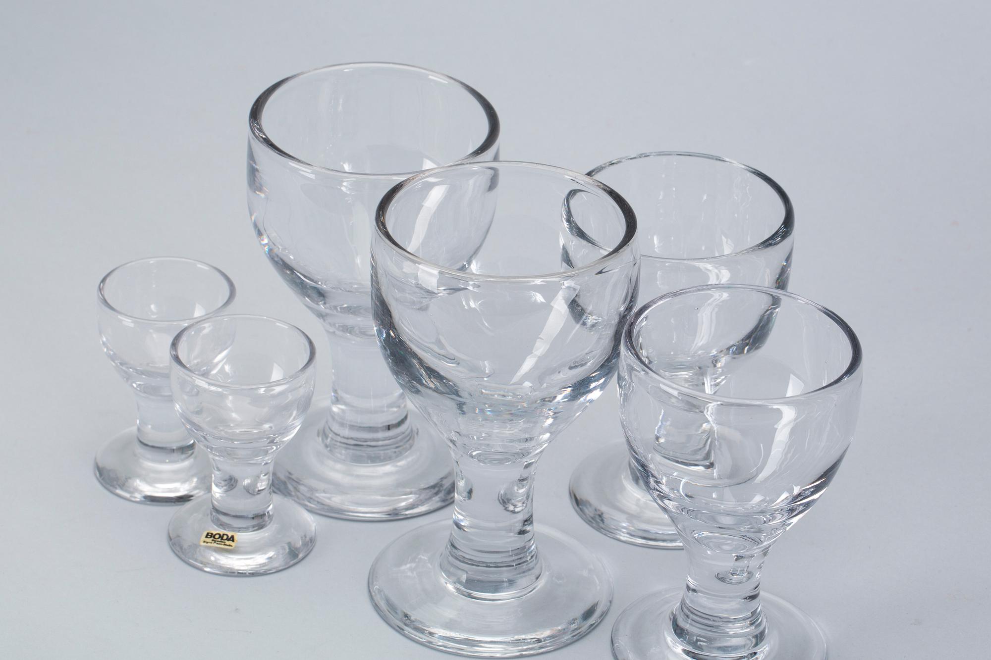 GLASSERVIS, glas, 24 st, Signe-Persson Melin "Ruben", Boda. 1900-talets andra hälft.
