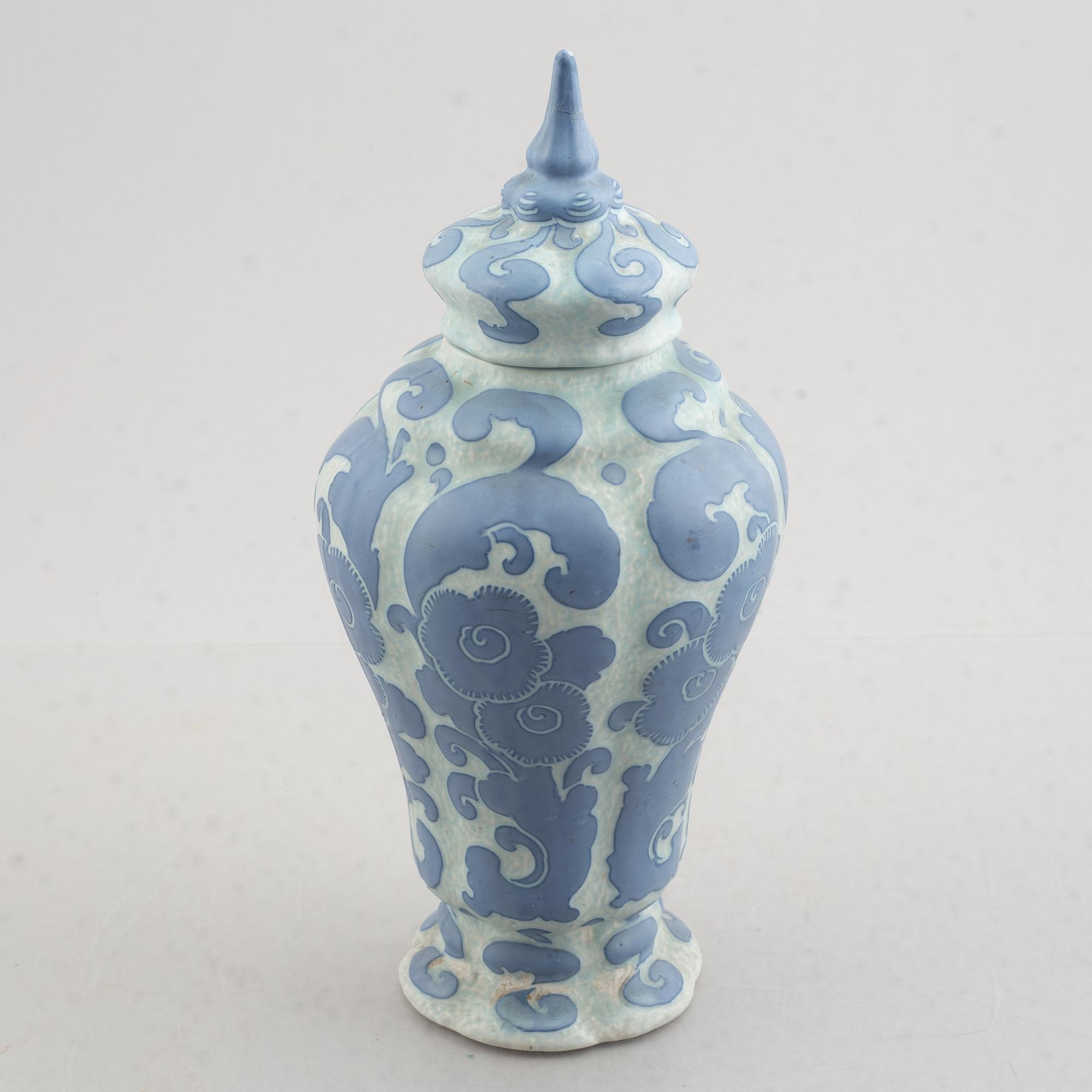 Josef Ekberg, a 'Sgrafitto' creamware urn with cover, Gustavsberg 1918.