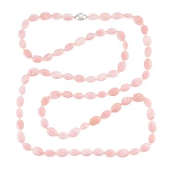 512. A Gaudy necklace with pink opals and a clasp in 18K white gold.