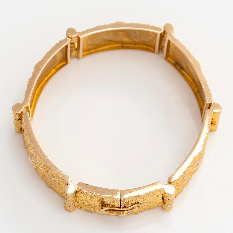 Björn Weckström, a 14K gold 'Velvet clouds' bracelet for Lapponia 1968.