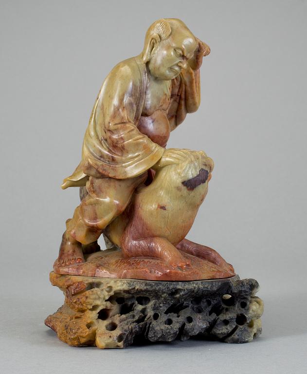 FIGURGRUPP, soapstone, Kina 1900-tal.