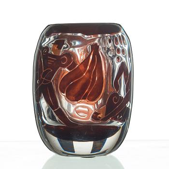 Edvin Öhrström, An Edvin Öhrström 'Ariel' glass vase, Orrefors, Sweden 1937.