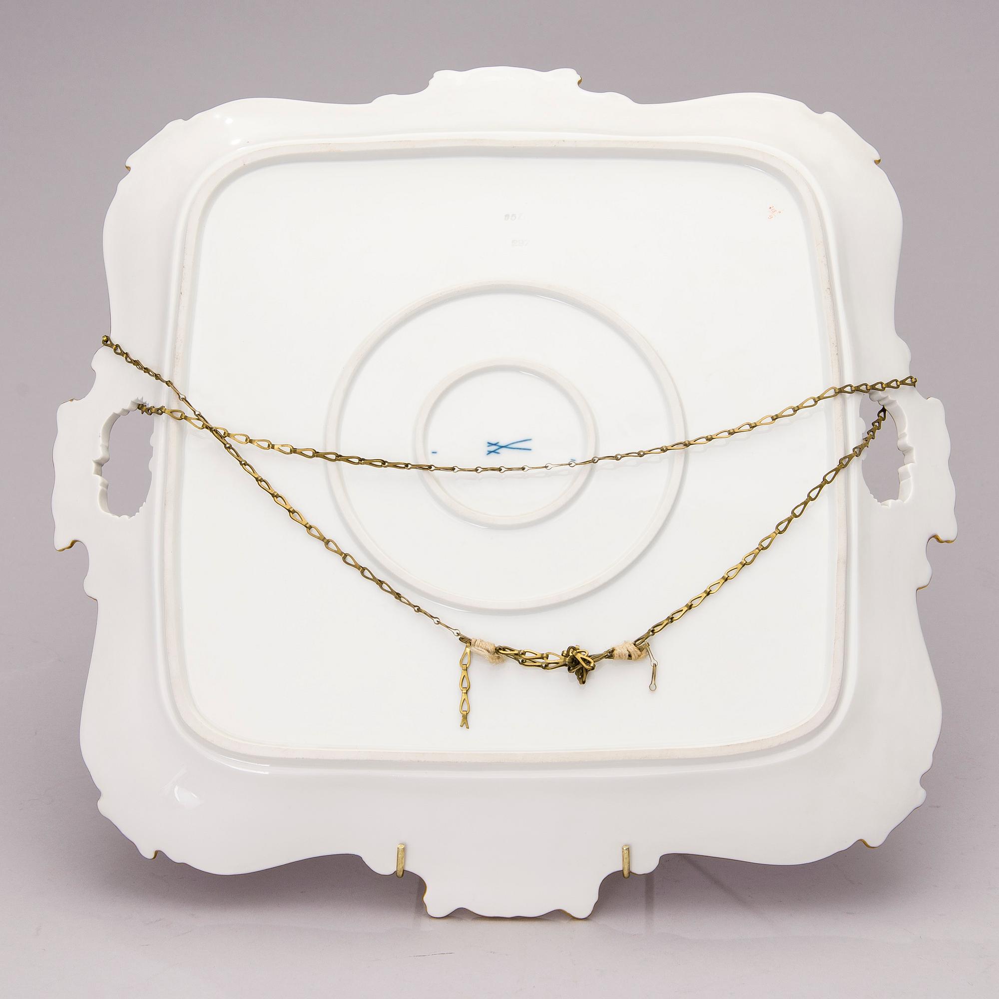 A PORCELAIN TRAY, Meissen, mid-20th century.