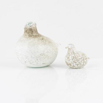 Oiva Toikka, two glass bird sculptures, Nuutajärvi, Notsjö, Finland, signed.