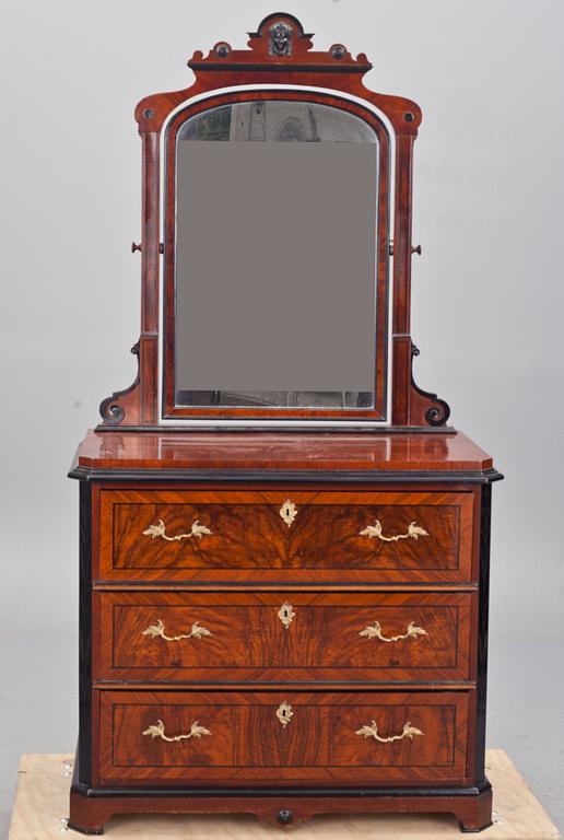 SPEGELBYRÅ, nyrenässans, 1800-talets slut.