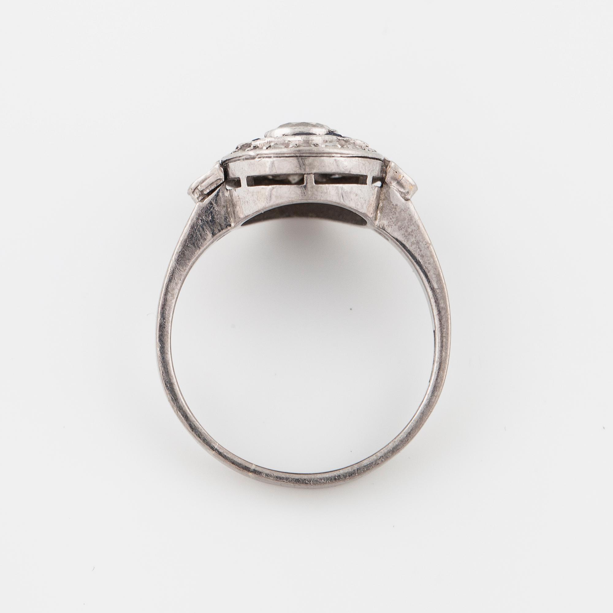 RING, med safirer, gammal- samt åttkantslipade diamanter, Göteborg, 1964.