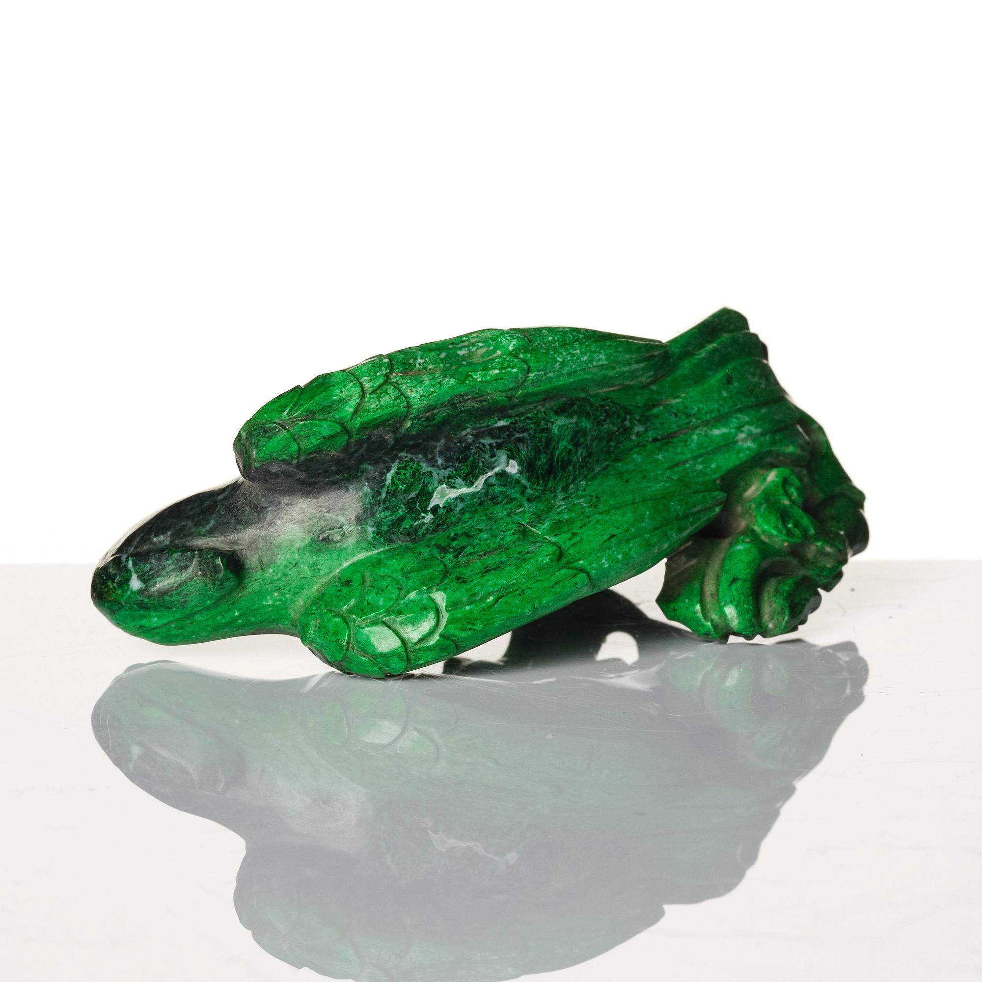 A malachite sculpture of a bird of pray, Qing dynasty.