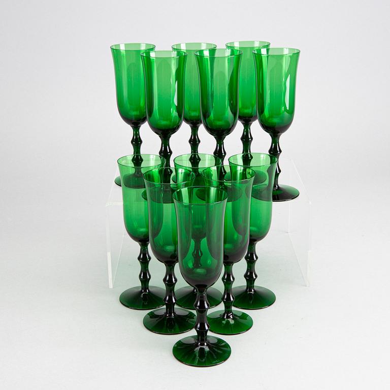 12 WINEGLASSES by SIMON GATE for ORREFORS SANDVIK.