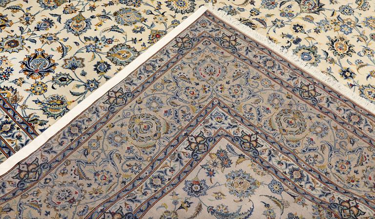 A Keshan carpet, 415 x 303 cm.