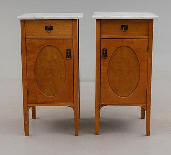SÄNGBORD, 1 par, 1900-talets första hälft.