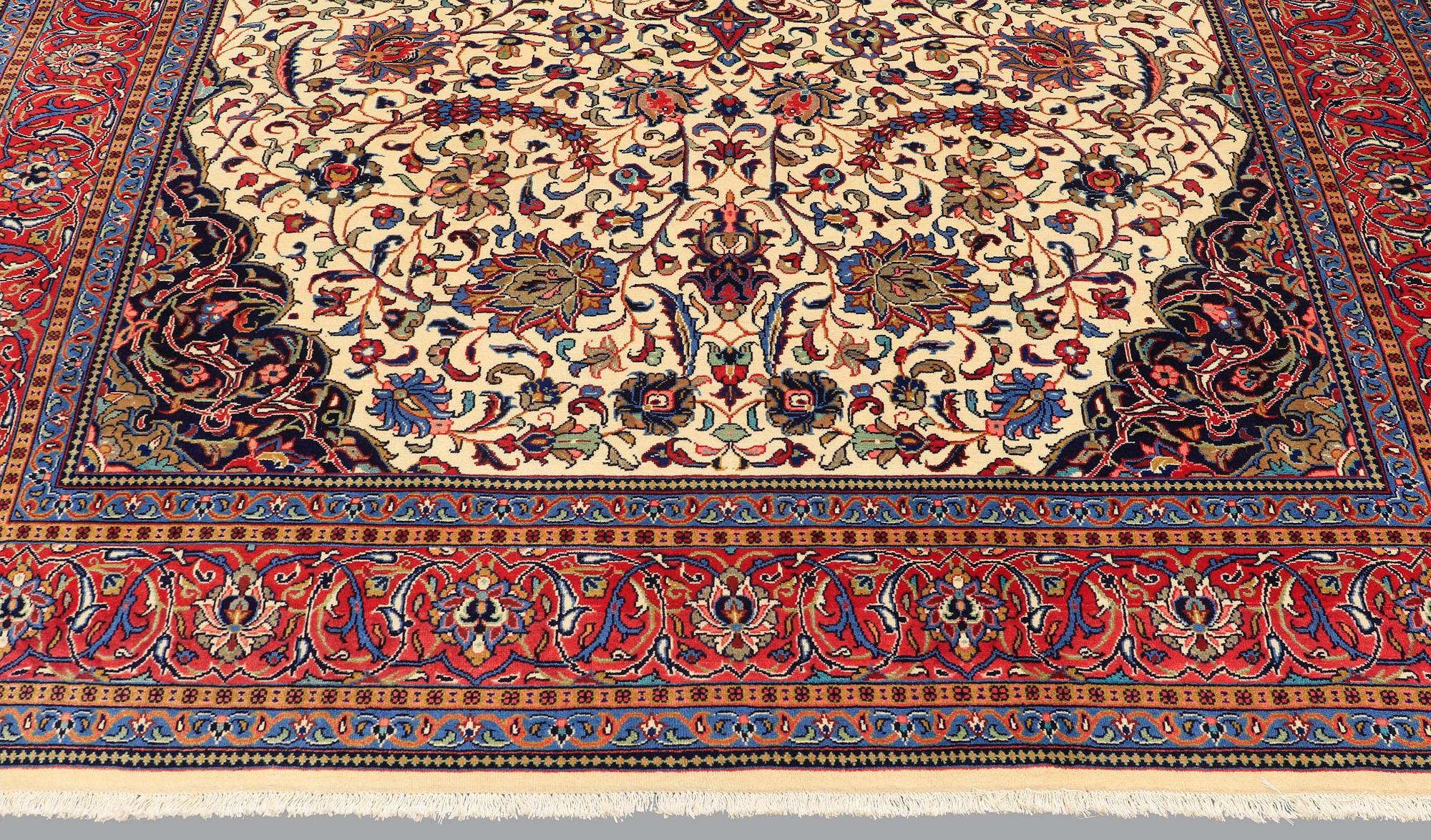 A carpet, Sarouk, ca 351 x 241 cm.