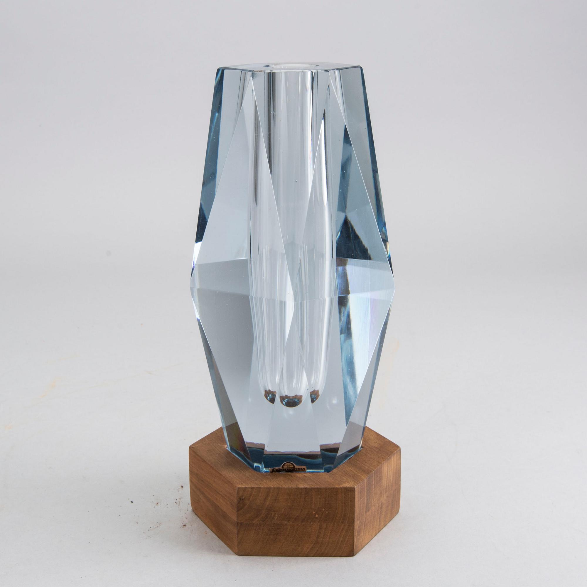 A 1960's 'Diamant' glass vase by Asta Strömberg, Strömbergshyttan.