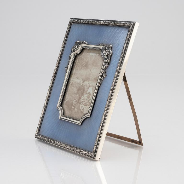 A Wilhelm Bolin silver and guilloché enamel frame, Moscow 1912-1917.