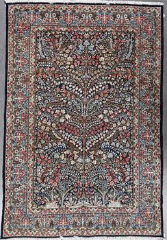 MATTA, sannolikt Kirman, ca 287x195 cm.