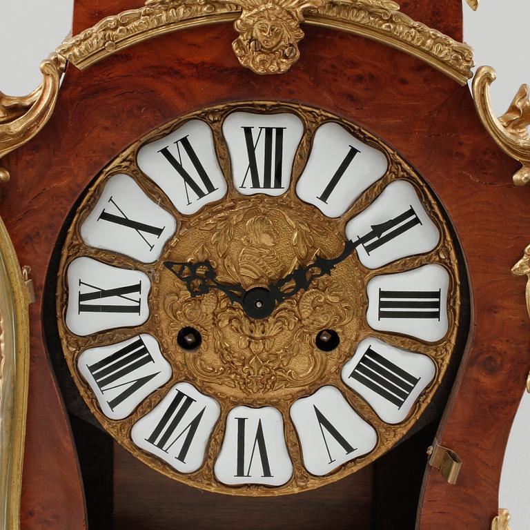 BORDSUR, Louis XV-stil, 1900-talets andra hälft.